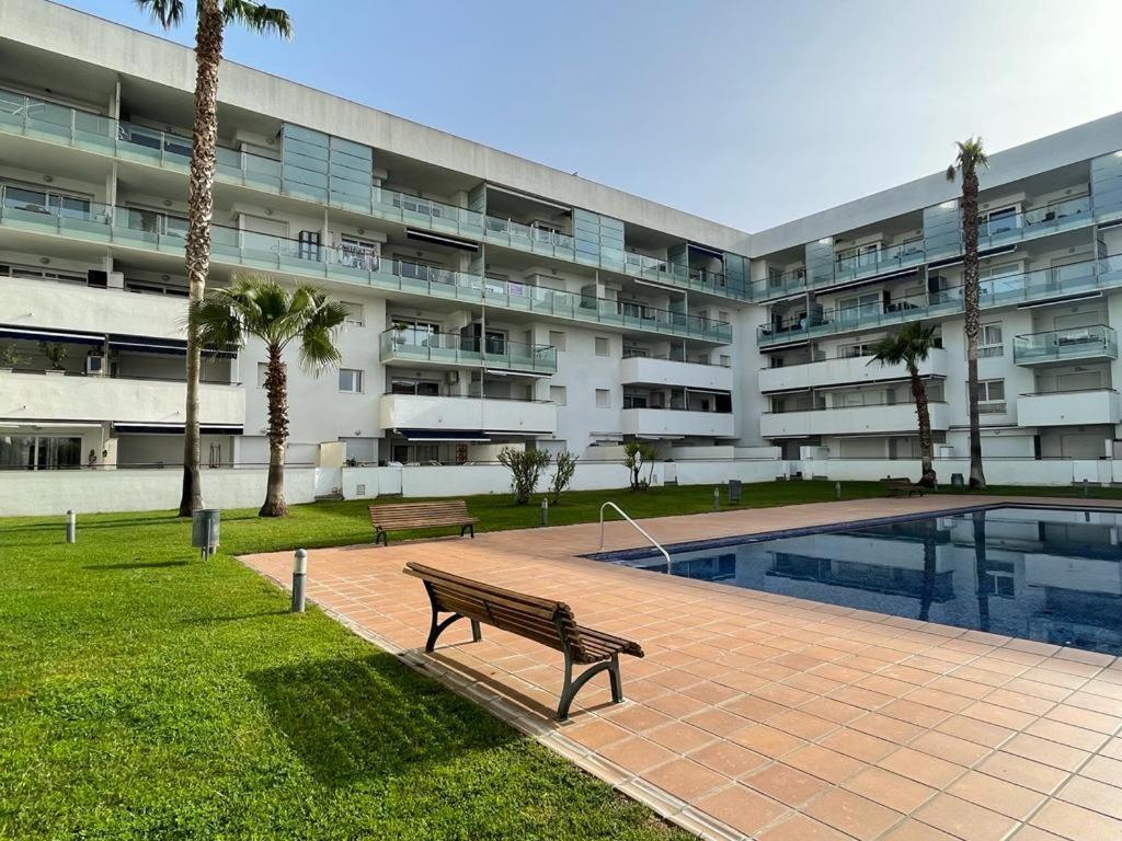 V017 - Porto Marina Apartment Росес Екстериор снимка